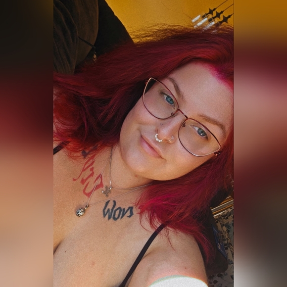 Meet your Posher, Kaitlyn - Picture 2 of 2